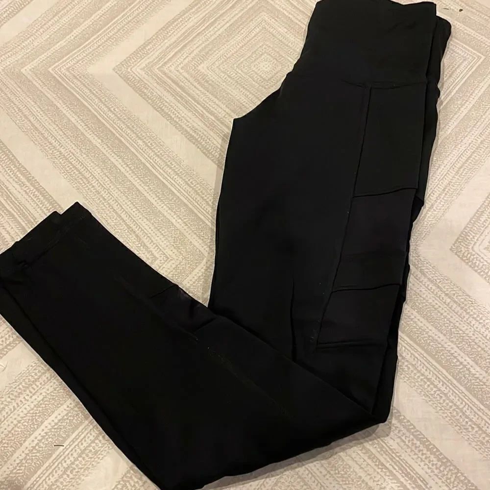 Strut This Women’s Black High Waist Mesh Panel Leggings